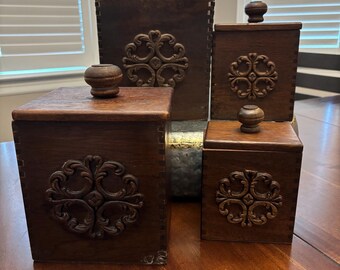 Juego de contenedores de madera con tapas (ver descripción)