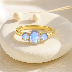Natural Rainbow Moonstone Statement Ring, Genuine White Rainbow Gemstone Gold Ring, June Birthstone Ring, Moonstone Statements Jewelry Gift