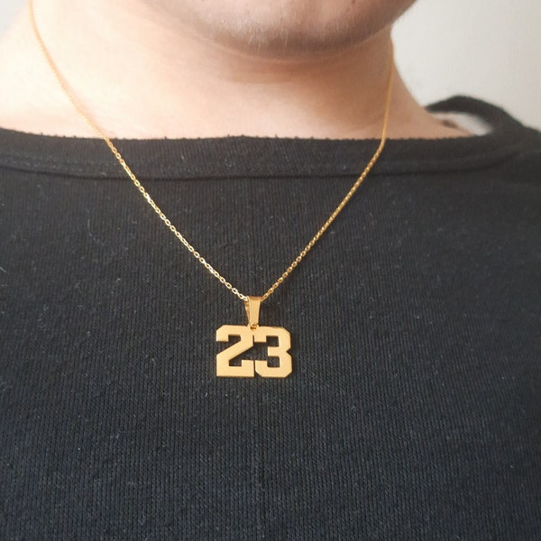 Collier de numéro de sport, pendentif de numéro de sport, collier de numéro d'or, pendentif de numéro d'argent, bijoux d'hommes de sport, cadeau personnalisé pour lui