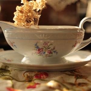 Vintage European floral gravy boat, Cottagecore German sauce bowl Zeh Scherzer from 1940