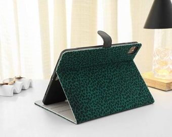 Green Leopard Leather iPad Case with Apple Pencil Holder, For iPad 9 Mini 6 iPad Pro 2022, iPad Air 4/5th Pro 11 12.9 2020/21