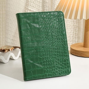 Crocodile Print in Green Vegan Leather Kindle Case, Kindle Cover For 2024 kindle 11th Gen Kindle Paperwhite 12th Gen, Custom Kindle Cases