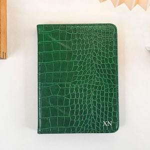 Crocodile Print in Green Vegan Leather Kindle Case, Kindle Cover For 2024 kindle 11th Gen Kindle Paperwhite 12th Gen, Stamping Kindle Cases