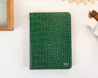 Crocodile Print in Green Vegan Leather Kindle Case, Kindle Cover For 2024 kindle 11th Gen Kindle Paperwhite 12th Gen, Stamping Kindle Cases