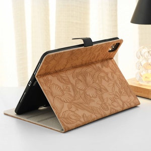Embossed Light Brown Leather iPad Case with Apple Pencil Holder, For iPad 9 Mini 6 iPad Pro 2022, iPad Air 4/5th Pro 11 12.9 2020/21
