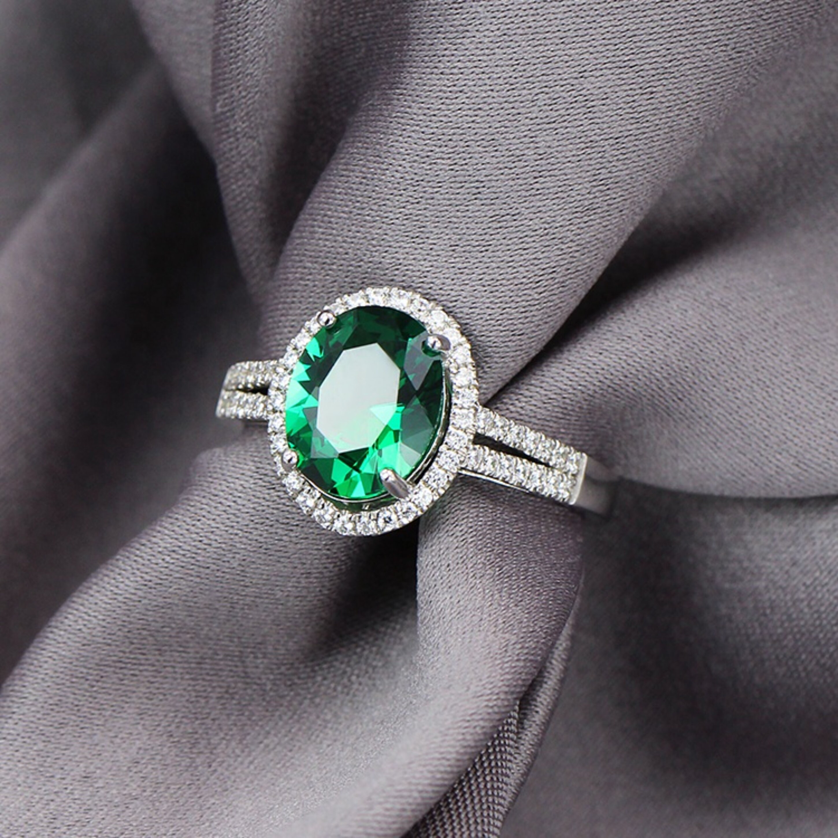 Big Oval Cut Emerald Engagement Wedding Ring Unique Vintage Etsy