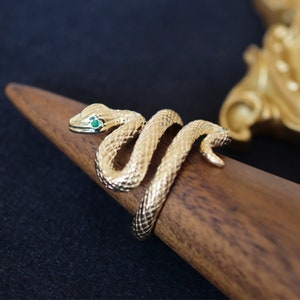 14K Yellow Gold Emerald Snake Animal Ring  Rare Unique Vintage Style Snake Cobra ring for Men and Women  Antique Promise Statement Ring