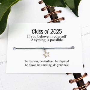 Klasse von 2025 Schulabgänger Geschenk Wunsch Armband Karte, Geschenk für Schüler Studenten Universität, College Geschenk, glänzen wie ein Stern
