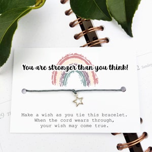 Cadeau de bracelet de charme de citation d'affirmation inspirante, carte de pleine conscience, cadeau de pensée positive, bracelet de chaîne de santé mentale