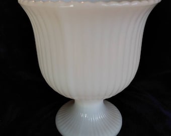 BRODY Co. Cleveland Milk Glass White Vase E.O Ohio USA M5200 Pedestal Scalloped 9\u201d x 5\u201d