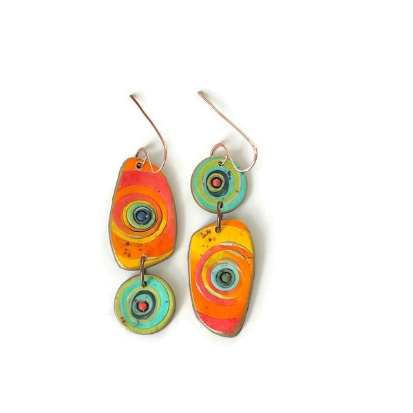 Boucles d'oreilles abstraites en pâte polymère, boucles d'oreilles modernes en pâte polymère, boucles d'oreilles pendantes, jolies boucles d'oreilles pour femme, cadeau boucle d'oreille amusant