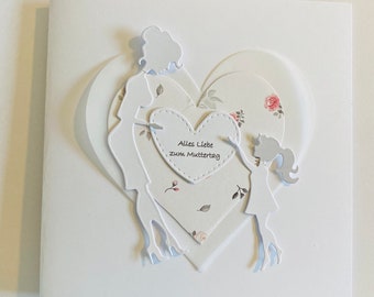 Süße Grüße zum Muttertag / kleine florale Karte mit kleinen Streublümchen und Herzen