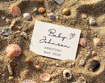 Plantilla para anunciar el embarazo en la playa, plantilla de Canva para revelar la llegada del bebé en la costa, anuncio editable de que viene un bebé.