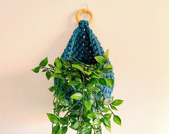 Raindrop Hanging Basket Crochet Pattern - US Terms - Teardrop Storage Basket - Hanging Planter - Photo Tutorial - Written Pattern - Easy