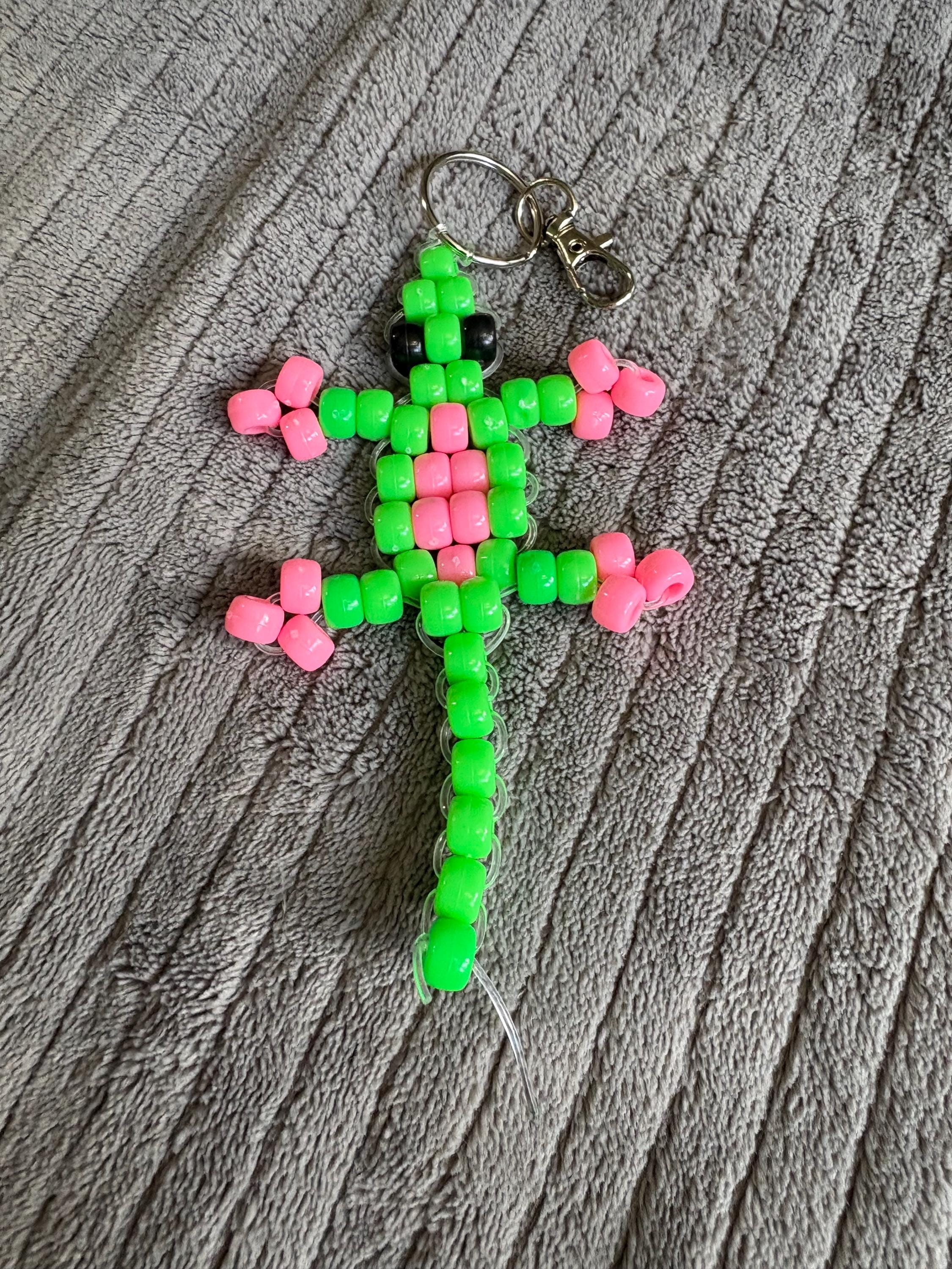 Handmade Lizard Beaded Keychain, Cute Reptile Keyring, Party Favors, Backpack Charm, Gift for Kids, Animal Lover