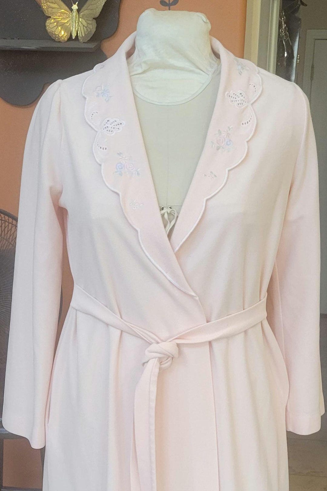Pink Embroidered Robe 80s Pink Robe With Floral Embroidery on the Collar, Side Pockets, - Etsy