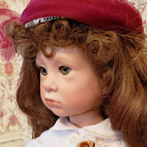 JULIE GOOD-KRUGER Art Doll Garden Party Collection 21 JULIE GOOD-KRUGER Art Doll Garden Party Collection 21