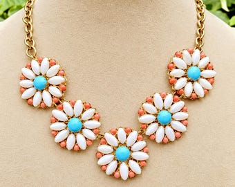 Y2K Daisy Flower Necklace, Turquoise Coral Statement Necklace, Vintage Acrylic Bead Floral Costume Jewelry, Early 2000s