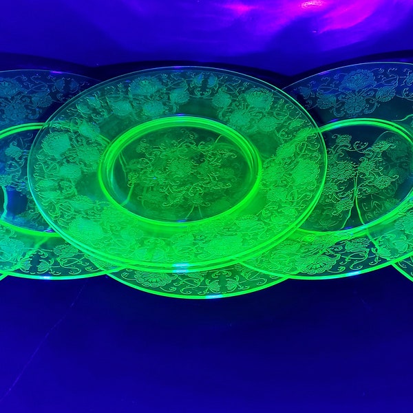 Uranium Glass Dinner Plates by HAZEL-ATLAS, Florentine Pattern, Green Depression Glass, Pressed Patterned Glass, 1930s, 7 Plates available