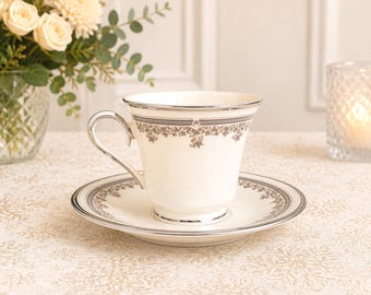 Set tazza e piattino con piedistallo Lenox Lace Point Platinum Trim – Porcellana fine vintage USA – Modello fuori produzione – 8 set disponibili