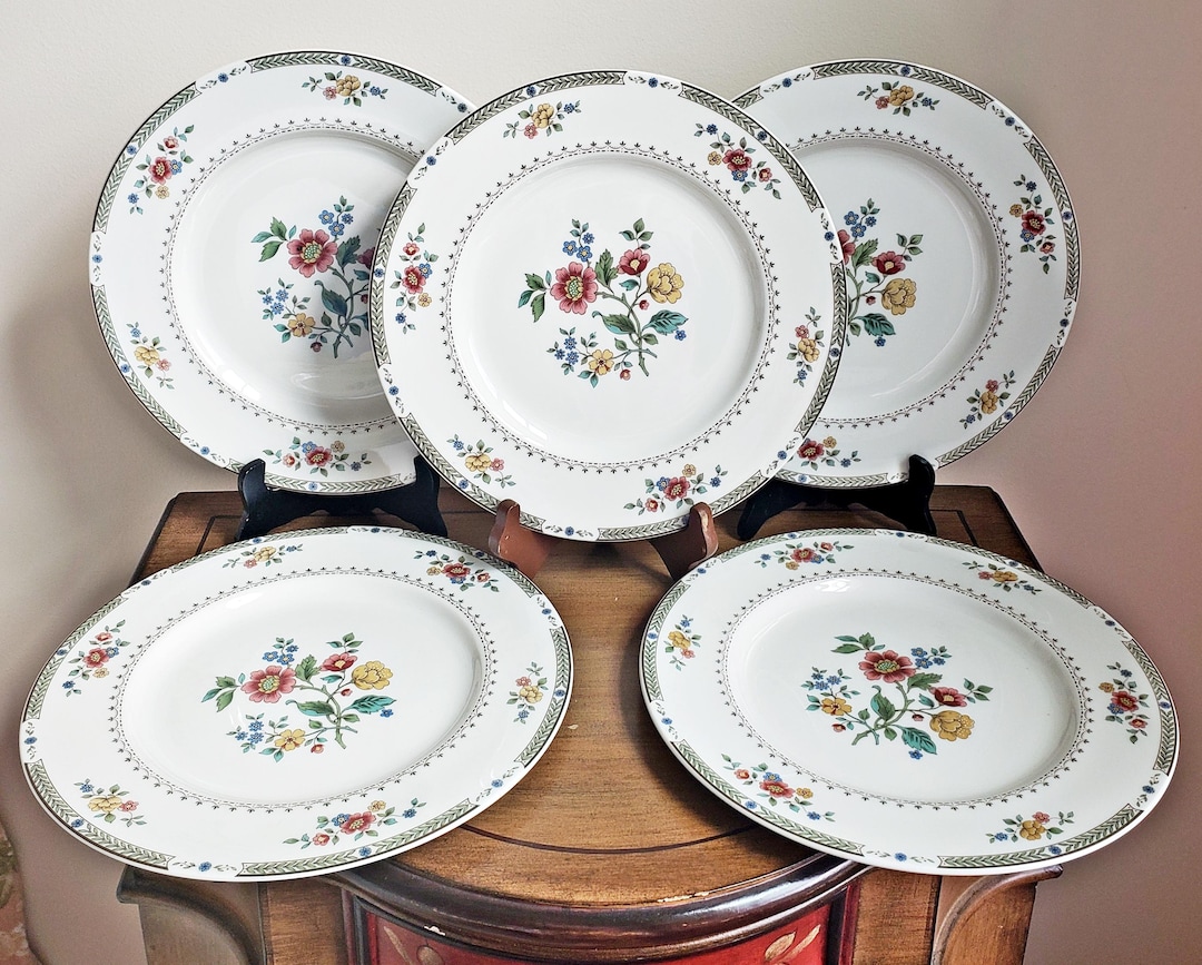 Royal Doulton Kingswood TC1115 Fine China Dinner Plates – 1976