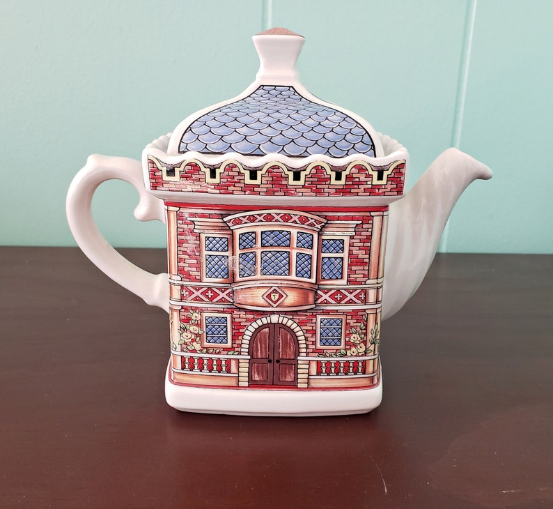 Vintage Sadler Elizabethan House Collectable Teapot From English