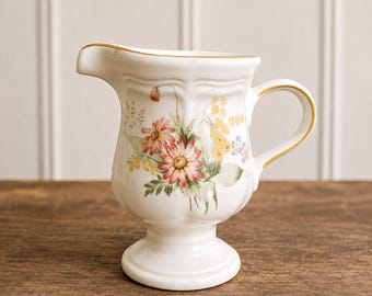 Jarra para crema Mikasa Vintage – Diseño Samantha Heritage (F2017) – Hecha en Japón