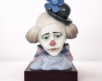 Lladró  Pensive Clown #5130 Porcelain Figurine with Wooden Base – Retired Circus & Clowns Collection