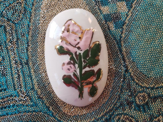 Hand-Crafted White Ceramic Oval Brooch with Pink … - image 5