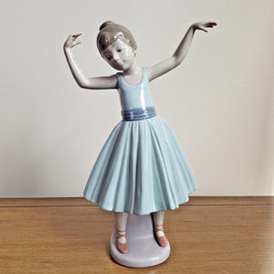 Little Ballet Girl 1982-85 by Lladro | Handcrafted Spanish
