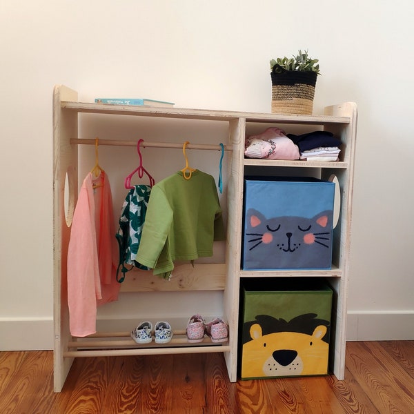 Mini dressing / Penderie enfant Montessori en bois massif