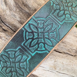 Celtic knot dog collar with teal leather, Collar with Celtic knots.