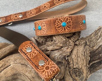Conjunto de collar y correa de cuero con flores para perro. Collar de cuero resistente a juego y correa de nailon y cuero.