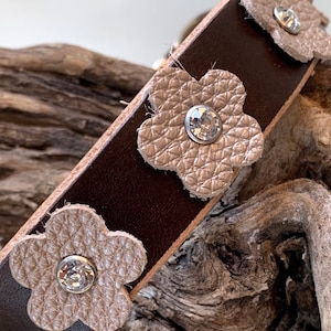 Pretty leather collar with blossoms, sparkly dog collar, leather collar girl dog.