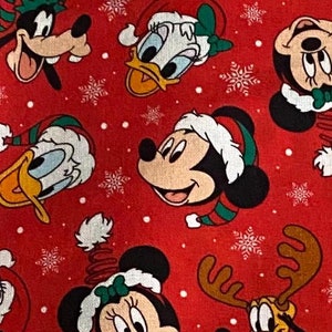 Disney Christmas Fabric 100% Cotton Fabric Fat Quarter Tumbler Cut Disney Mickey Minnie Mouse Donald Daisy Duck Goofy Xmas Reindeer Collage