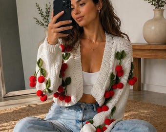 Cardigan lavorato a maglia con motivo floreale lavanda fatto a mano, maglione corto in stile cottagecore