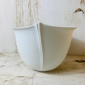Vintage Porcelain Hutschenreuther Bowl
