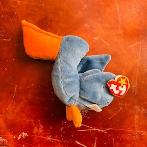 Scoop Pelican Ty Beanie Baby with Errors
