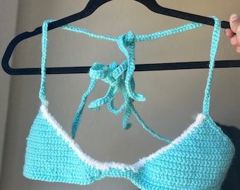 Crochet bikini top turquoise/white