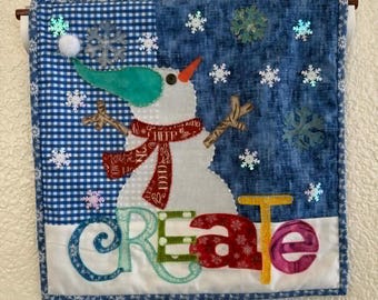 Tapiz de pared mini de invierno (enero), muñeco de nieve con apliques hechos a mano, 35,5 x 35,5 cm.