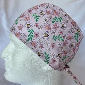 Pink Mini Daisy With Green Leaf Scrub Cap