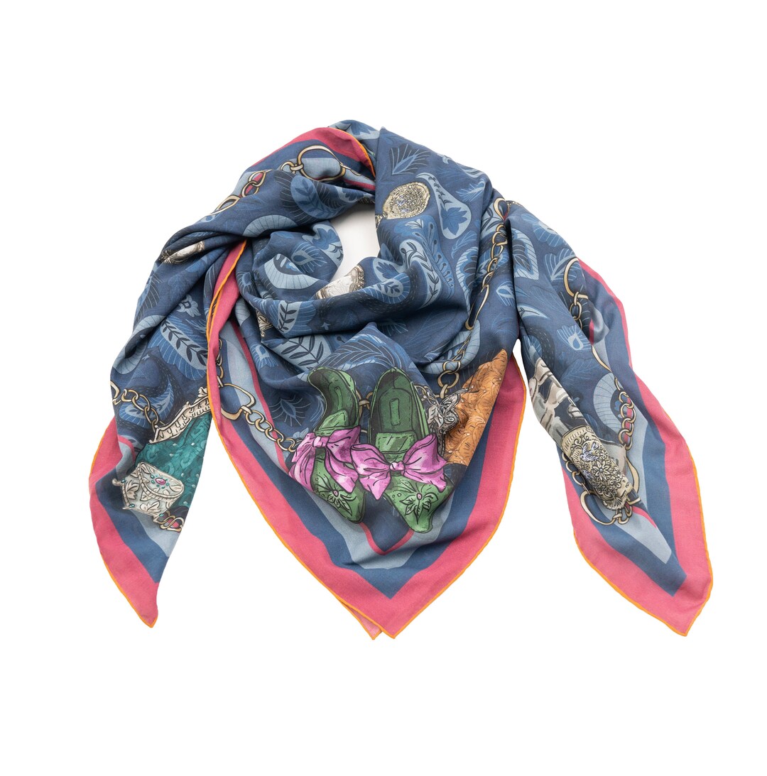 Skirt and its Antoinette Printed Scarf