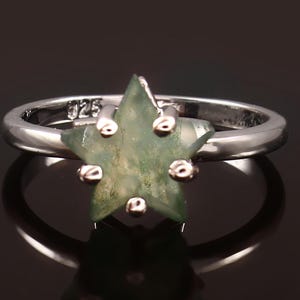 Minimalist Carved Star Green Moss Agate Ring 925 Sterling Silver Ring Handmade Designer Ring Celestial Jewelry Anniversary Gift For Her