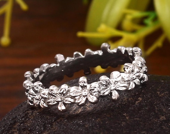 SILVER925 FLOWER DESIGN RING/シルバー/リング SILVER925 FLOWER DESIGN RING/シルバー/リングの通販 by よし's