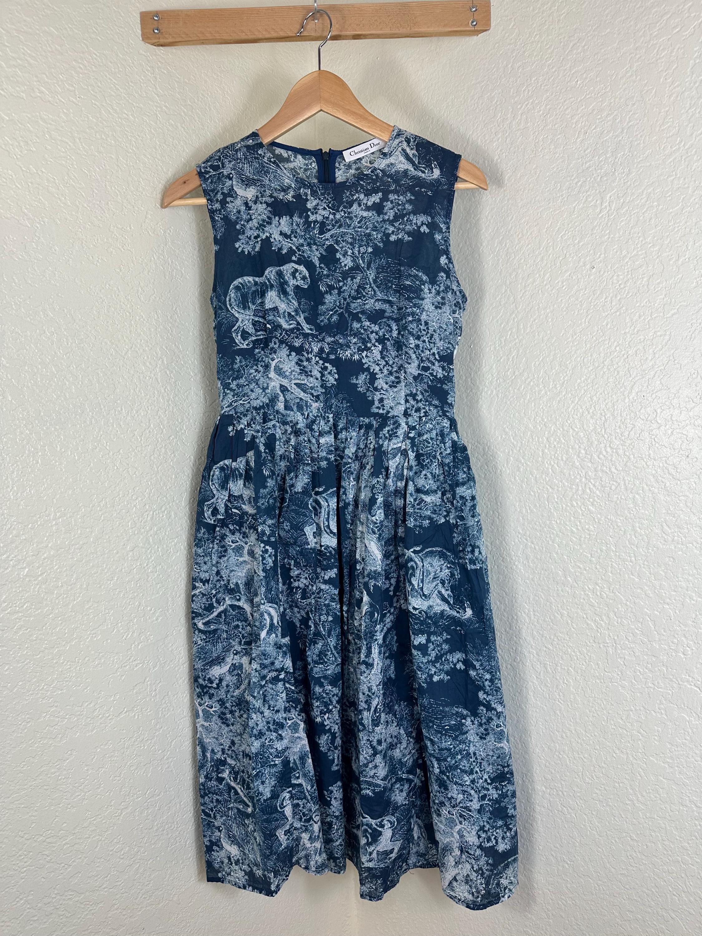 dior navy blue dress Christian Toile de Jouy Sauvage Cotton Mid-Length Xs Small 0 2 4 Priya Royal Blue Draping Full Size Medals Crafted in ecru technical Color:As Photo( Burgundy without veil)