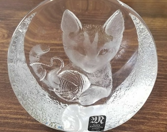 Mats jonasson full lead crystal paperweight signed sweden cat with ball of yarn