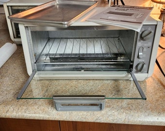 Vintage Black & Decker Toaster Oven TRO 200 TY5 Bake Toast w Baking Pan  Manual