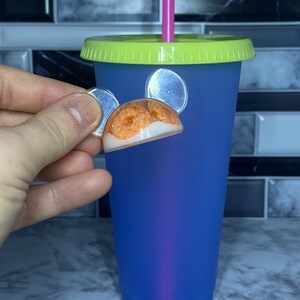 Straw Topper