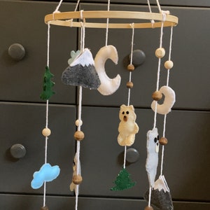 Crib mobile
