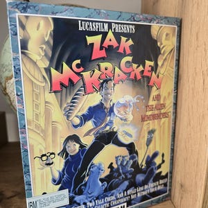 Zak McKracken e gli Alien Mindbenders – Riproduzione Premium in scatola (a colori, laminata, sigillo olografico)